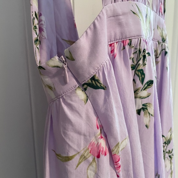 FLORAL PLUNGING V NECK MINI DRESS - Picture 2 of 4